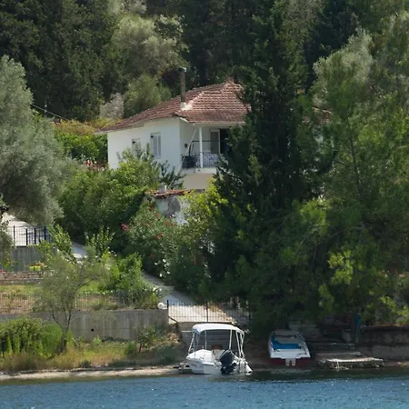 Beach House Lefkada 펜션 *